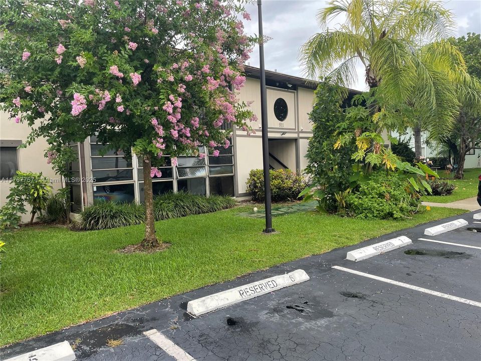 Recently Sold: $214,900 (3 beds, 2 baths, 1070 Square Feet)