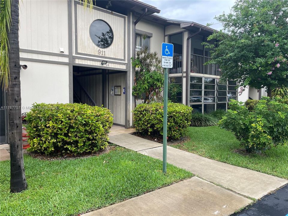 Recently Sold: $214,900 (3 beds, 2 baths, 1070 Square Feet)