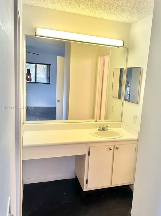 Recently Sold: $214,900 (3 beds, 2 baths, 1070 Square Feet)