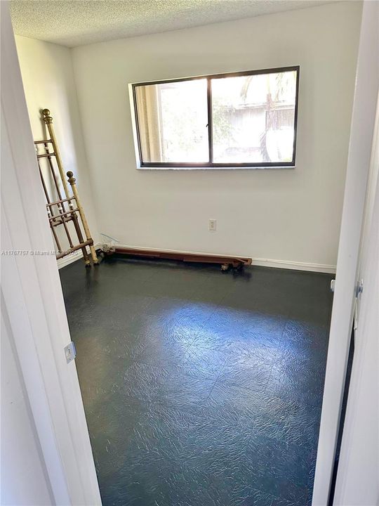 Recently Sold: $214,900 (3 beds, 2 baths, 1070 Square Feet)