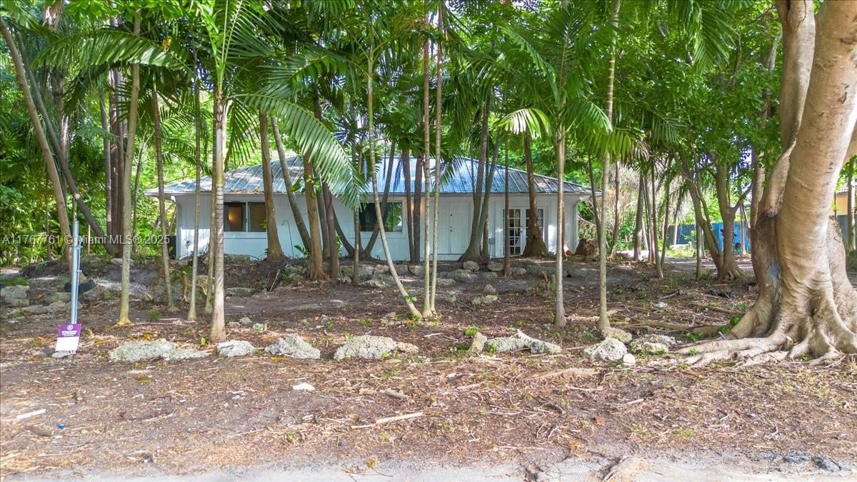 Recently Sold: $749,000 (3 beds, 2 baths, 1470 Square Feet)