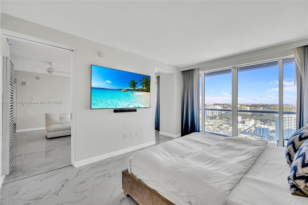 最近售出: $950,000 (2 贝兹, 2 浴室, 1176 平方英尺)