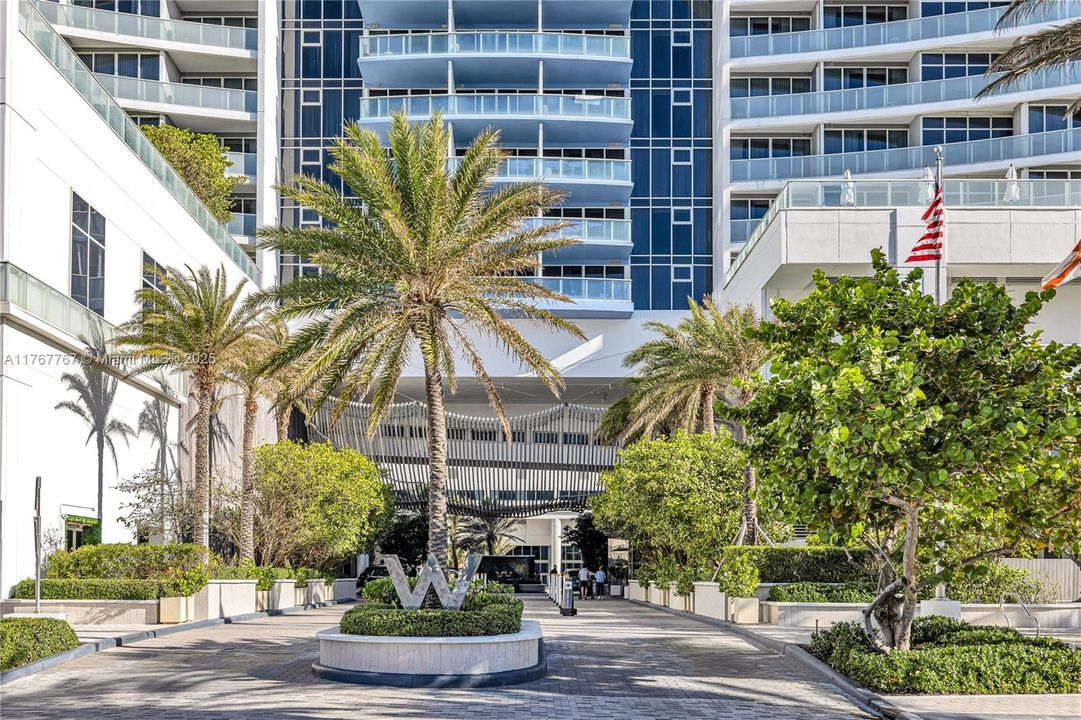 最近售出: $950,000 (2 贝兹, 2 浴室, 1176 平方英尺)