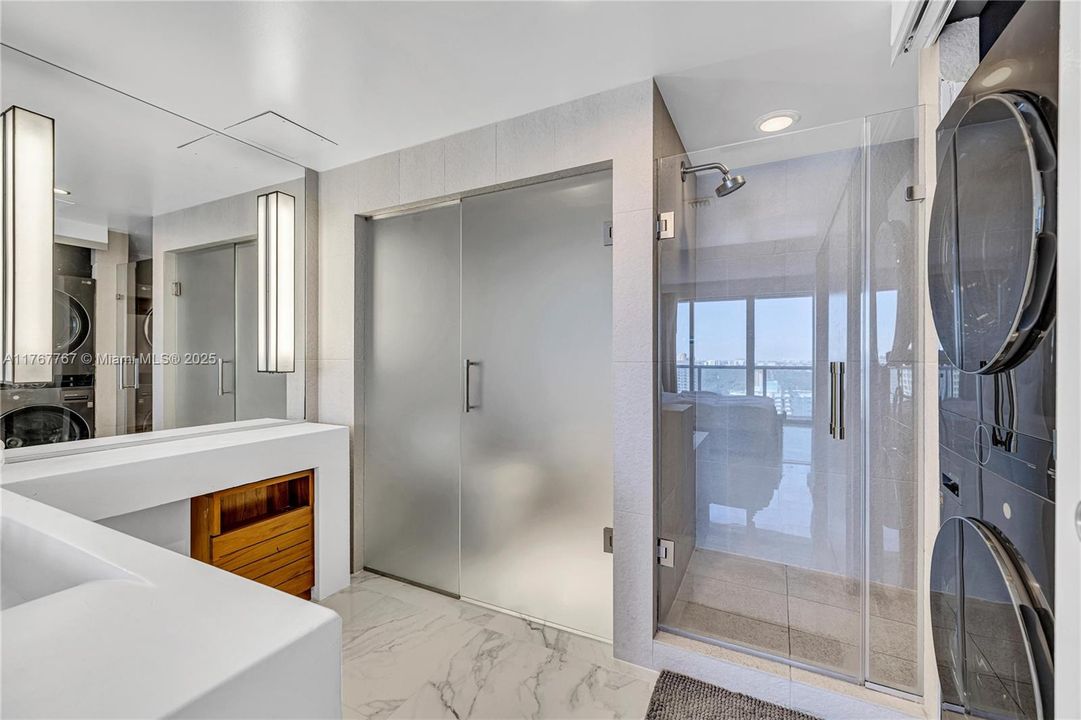 最近售出: $950,000 (2 贝兹, 2 浴室, 1176 平方英尺)