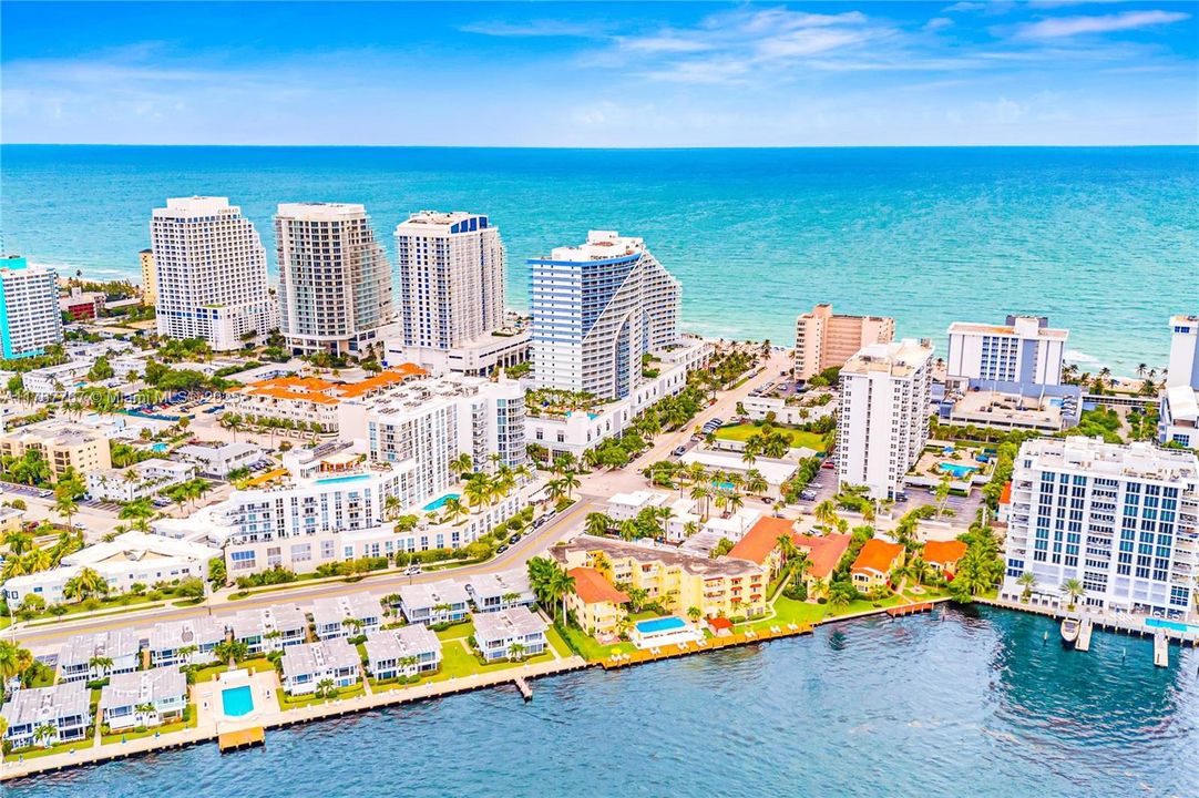 最近售出: $950,000 (2 贝兹, 2 浴室, 1176 平方英尺)