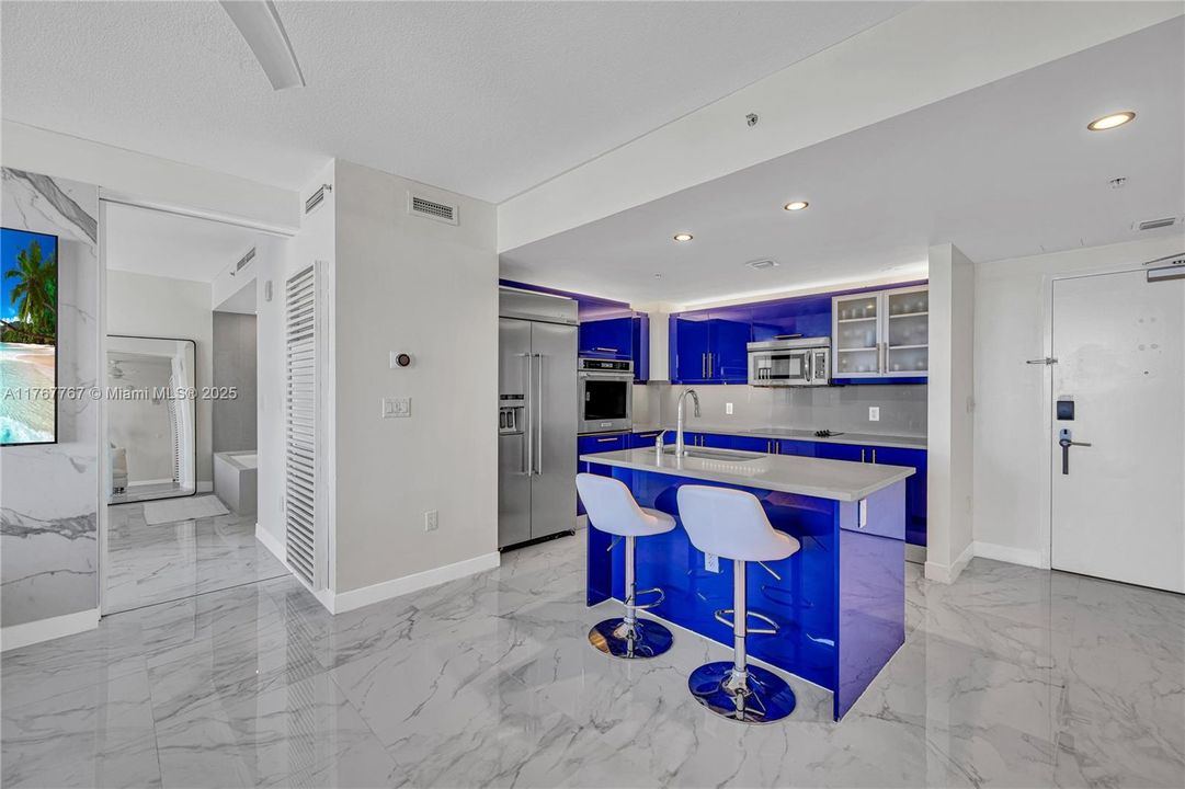 最近售出: $950,000 (2 贝兹, 2 浴室, 1176 平方英尺)