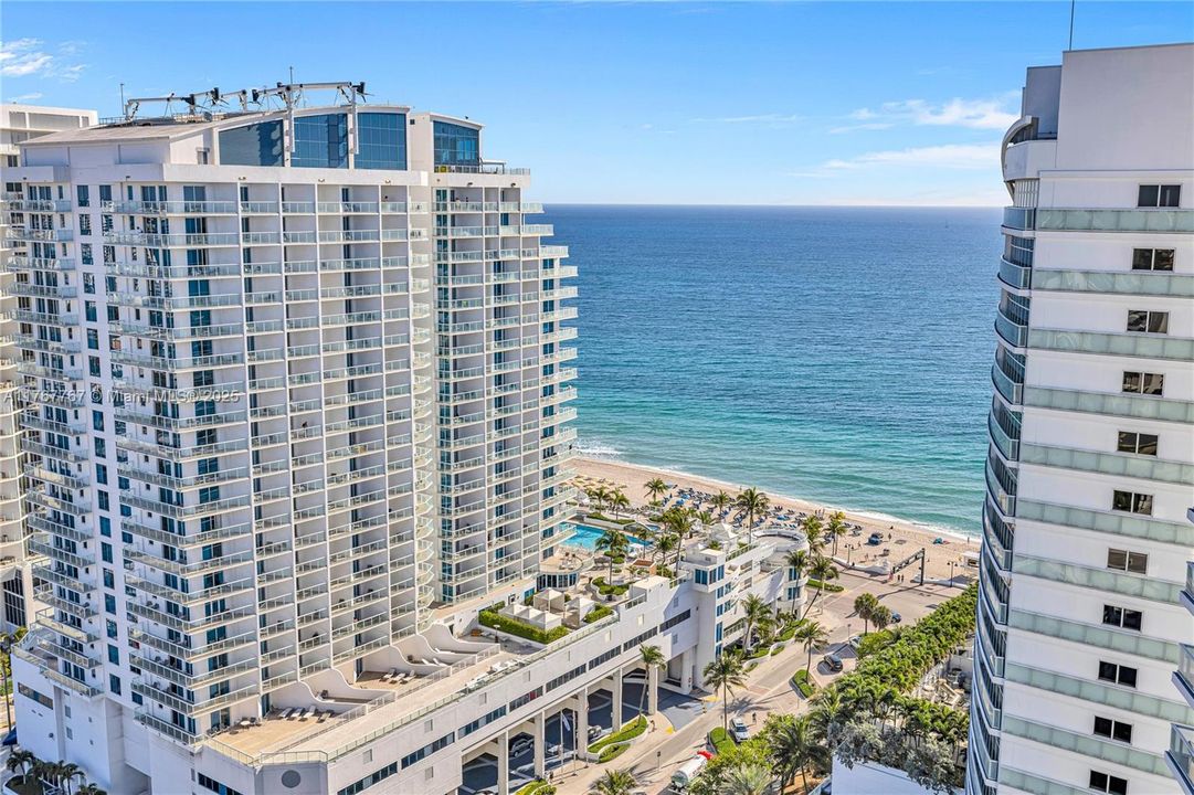 最近售出: $950,000 (2 贝兹, 2 浴室, 1176 平方英尺)