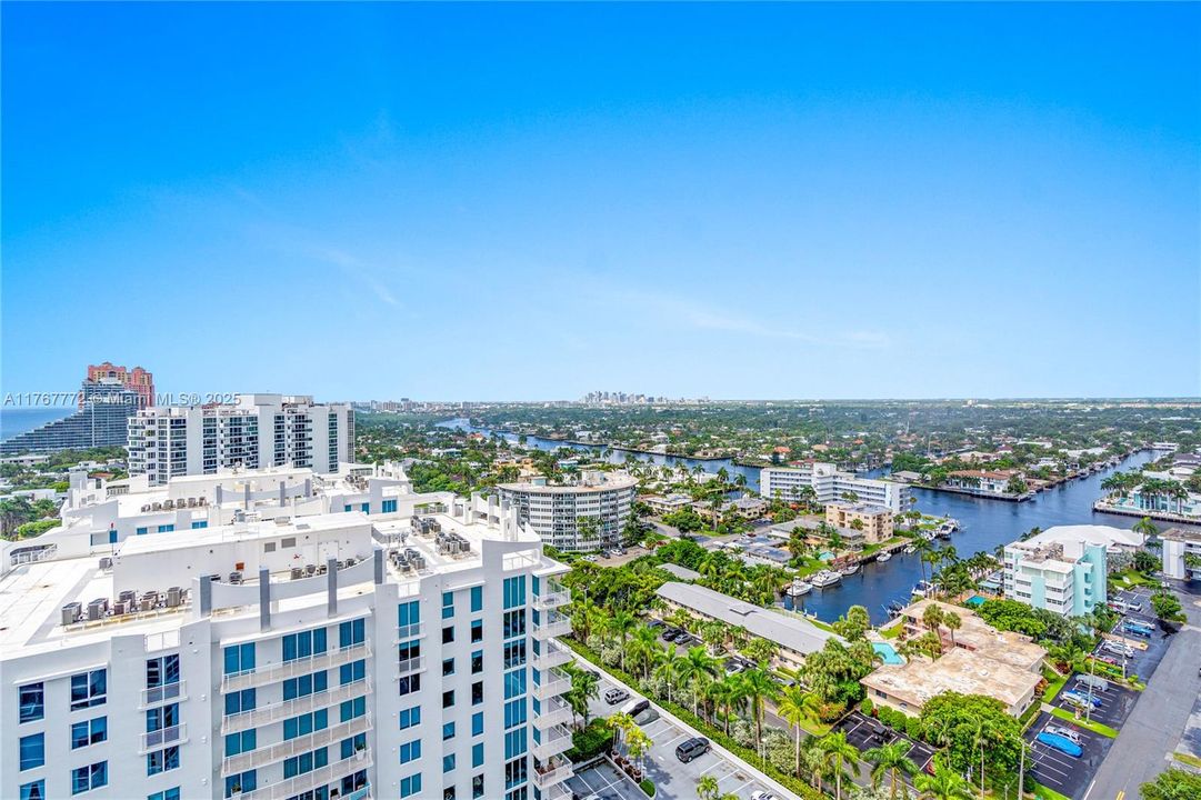 Недавно продано: $665,000 (2 спален, 2 ванн, 1100 Квадратных фут)