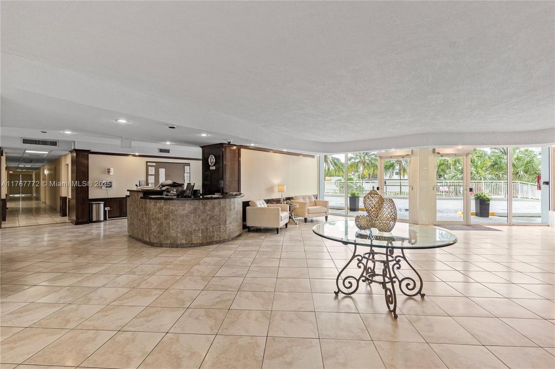 Недавно продано: $665,000 (2 спален, 2 ванн, 1100 Квадратных фут)