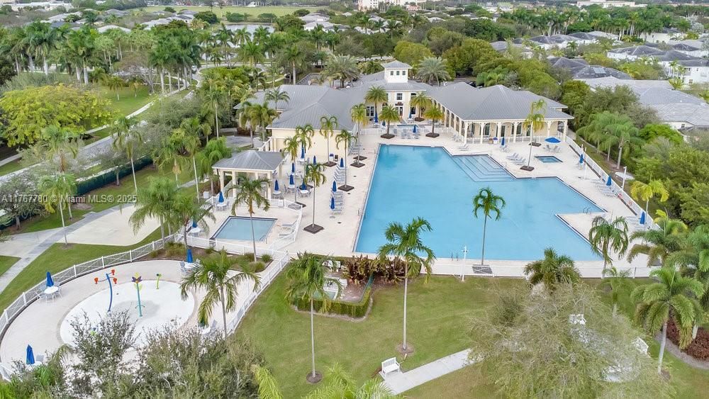 最近售出: $399,000 (3 贝兹, 2 浴室, 1566 平方英尺)