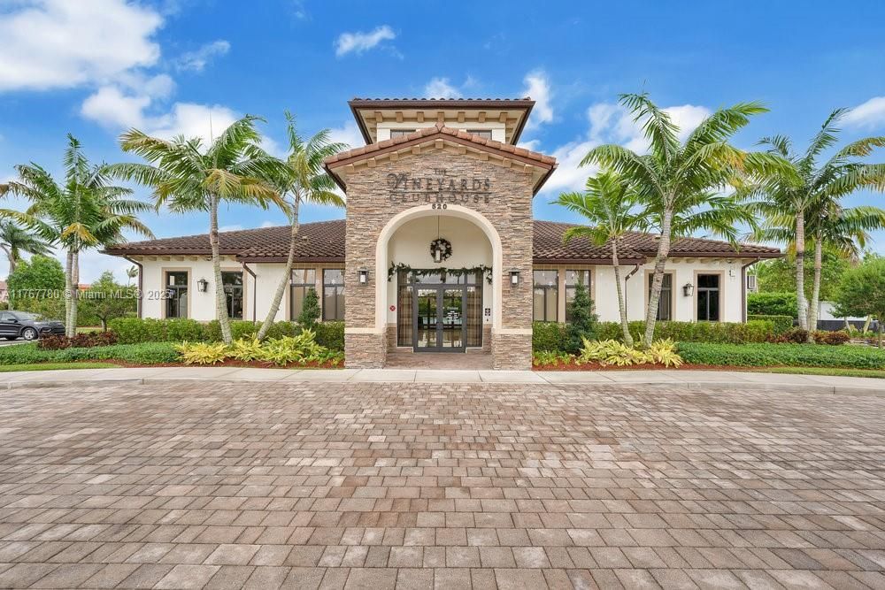 最近售出: $399,000 (3 贝兹, 2 浴室, 1566 平方英尺)