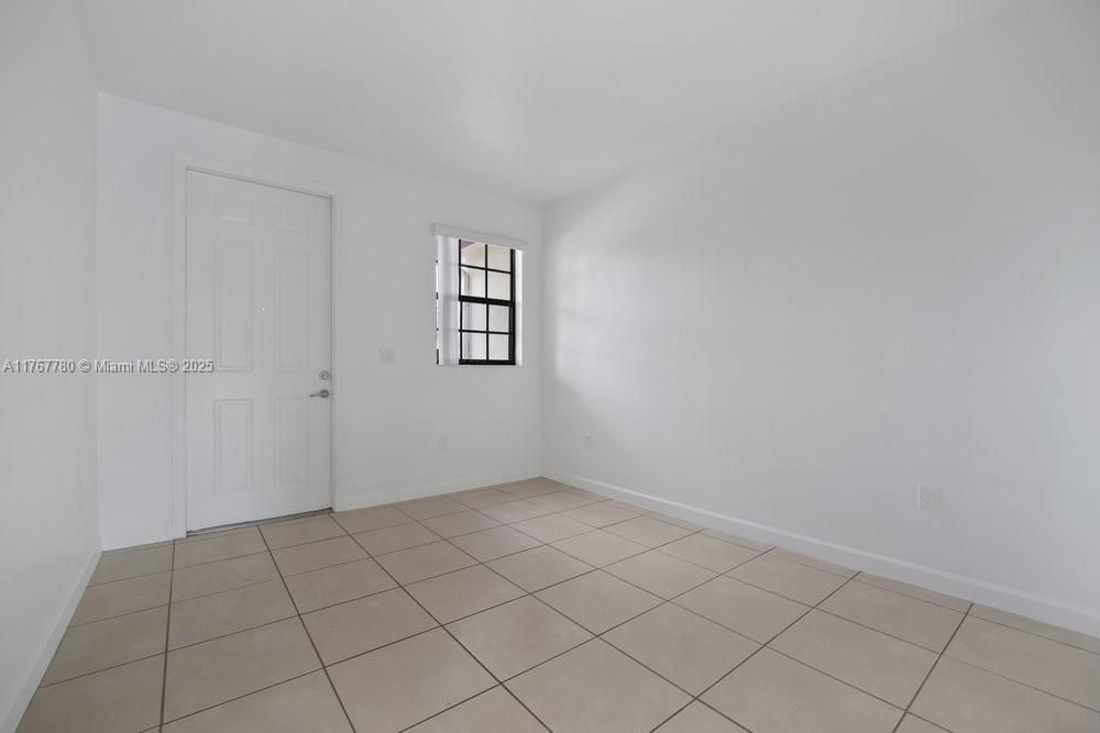 最近售出: $399,000 (3 贝兹, 2 浴室, 1566 平方英尺)