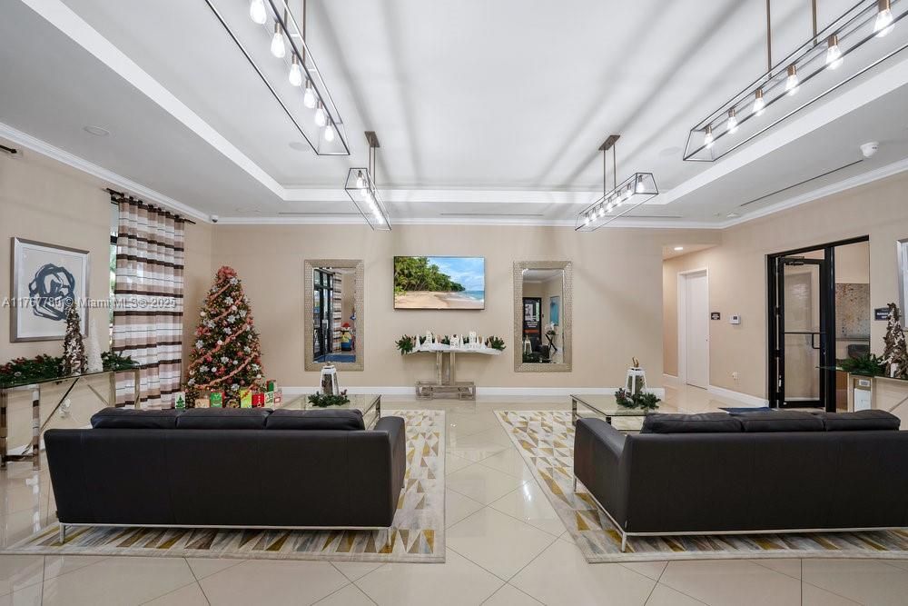 最近售出: $399,000 (3 贝兹, 2 浴室, 1566 平方英尺)