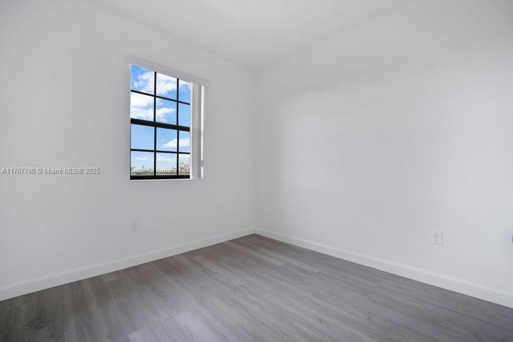 最近售出: $399,000 (3 贝兹, 2 浴室, 1566 平方英尺)