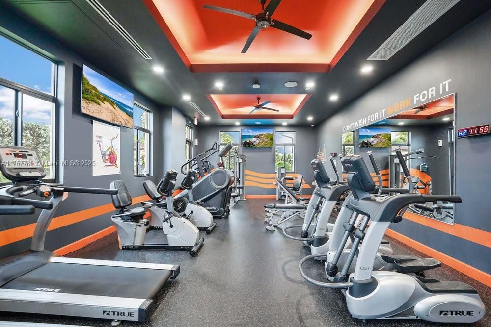 最近售出: $399,000 (3 贝兹, 2 浴室, 1566 平方英尺)