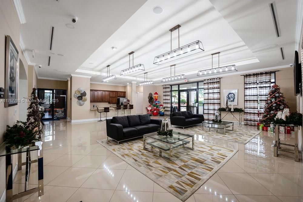 最近售出: $399,000 (3 贝兹, 2 浴室, 1566 平方英尺)