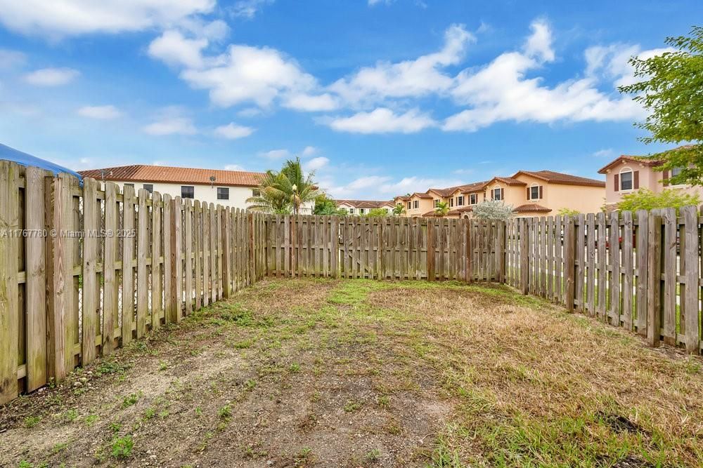 最近售出: $399,000 (3 贝兹, 2 浴室, 1566 平方英尺)