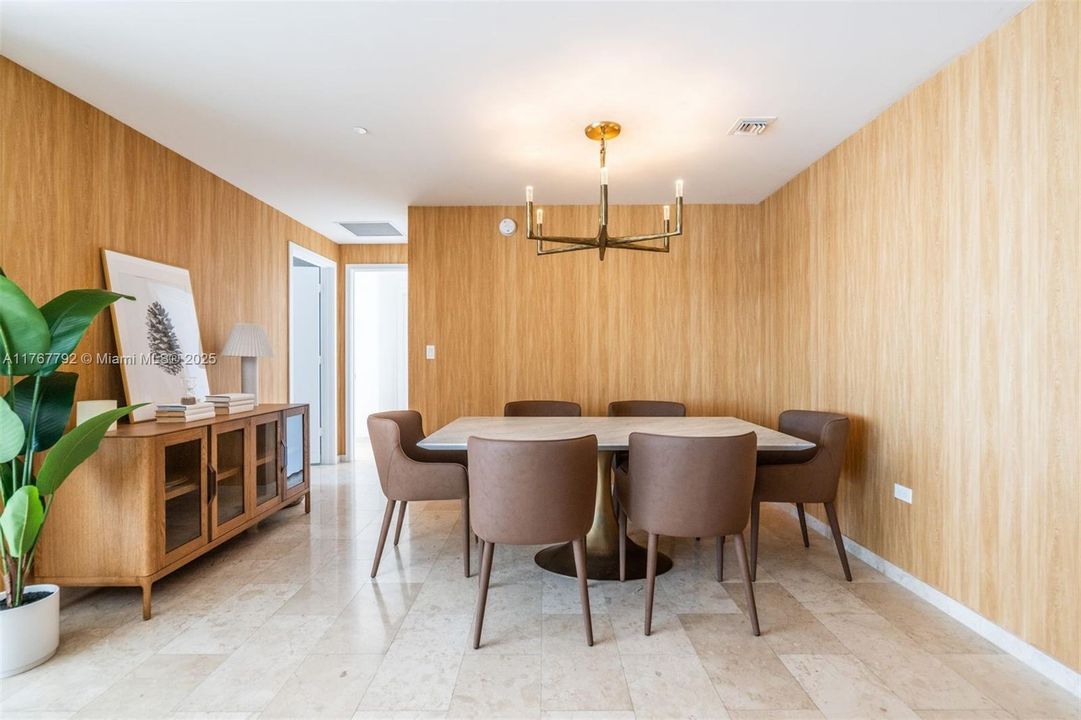 最近租的: $8,600 (3 贝兹, 3 浴室, 1856 平方英尺)