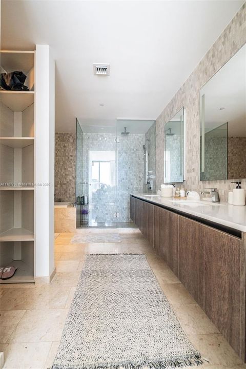 最近租的: $8,600 (3 贝兹, 3 浴室, 1856 平方英尺)