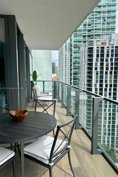 最近租的: $8,600 (3 贝兹, 3 浴室, 1856 平方英尺)