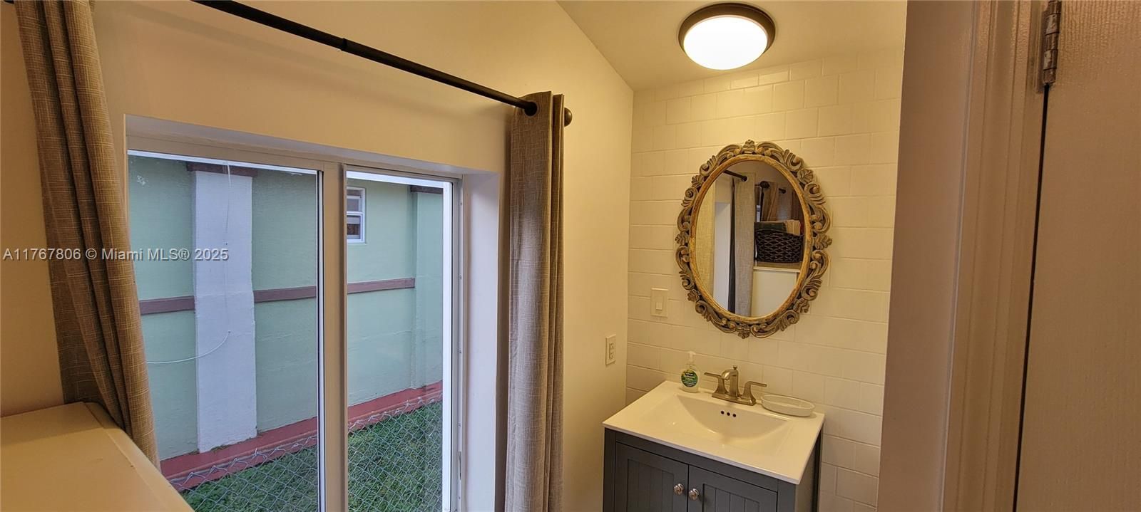 最近租的: $5,250 (5 贝兹, 4 浴室, 2152 平方英尺)