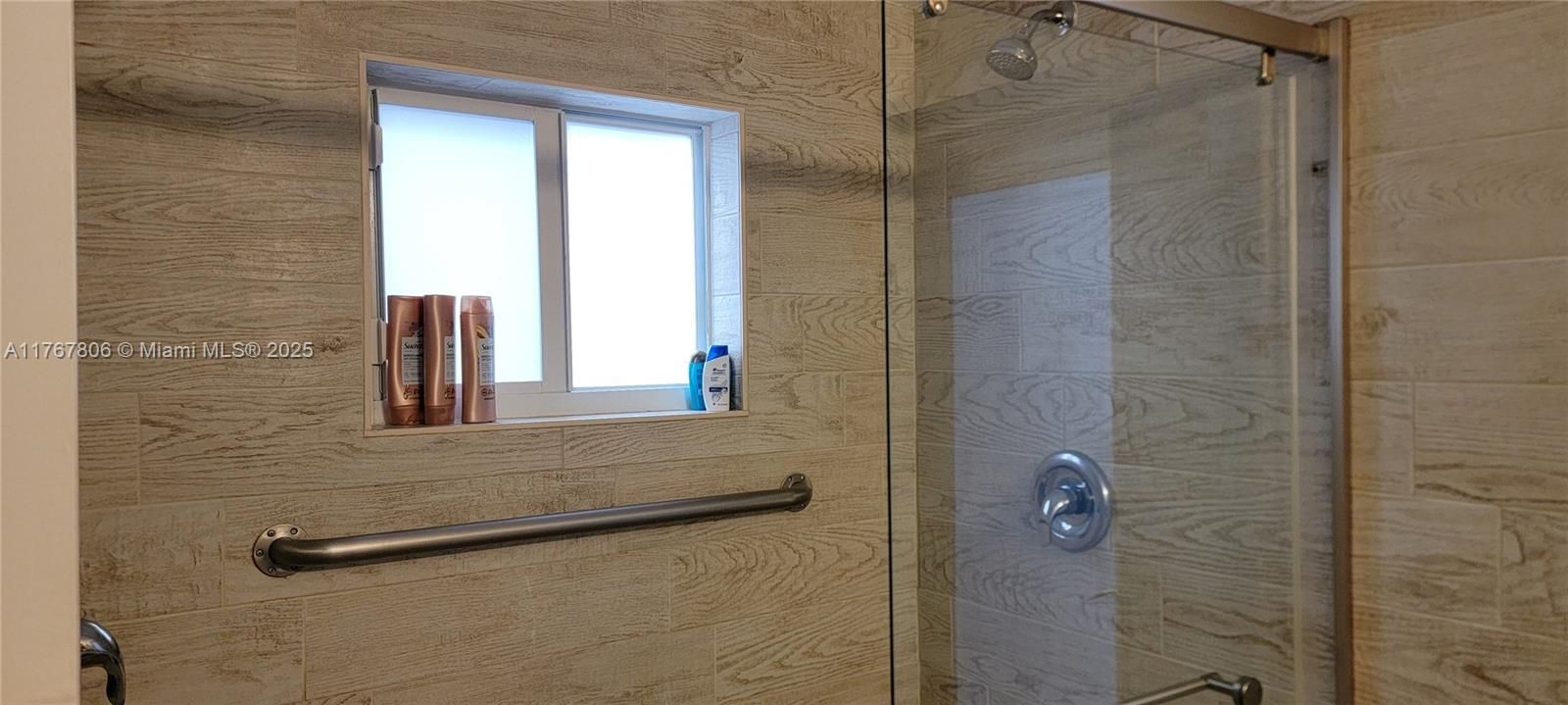 最近租的: $5,250 (5 贝兹, 4 浴室, 2152 平方英尺)