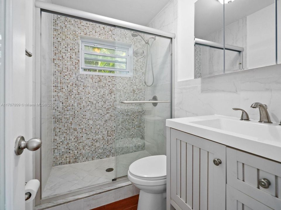 Recently Sold: $720,000 (2 beds, 1 baths, 756 Square Feet)