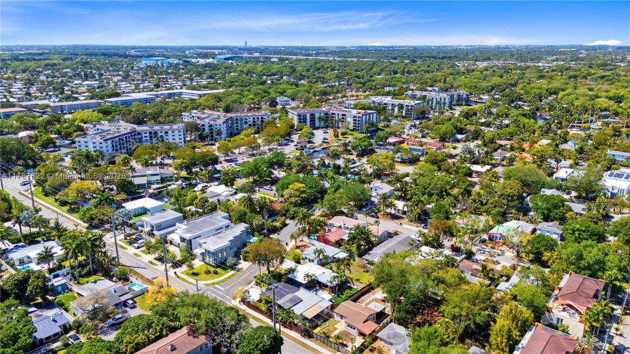 最近售出: $650,000 (3 贝兹, 2 浴室, 1324 平方英尺)