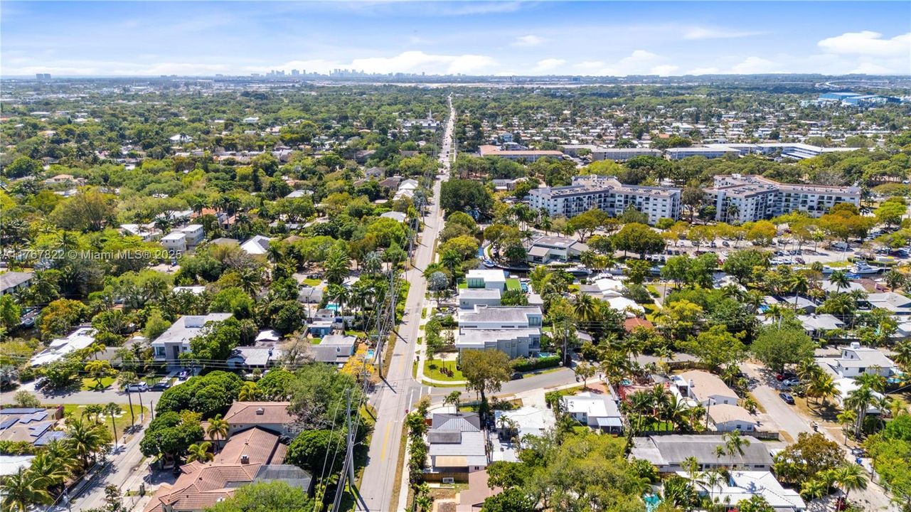 最近售出: $650,000 (3 贝兹, 2 浴室, 1324 平方英尺)