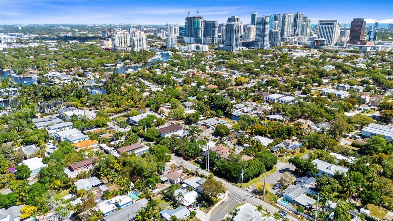 最近售出: $650,000 (3 贝兹, 2 浴室, 1324 平方英尺)