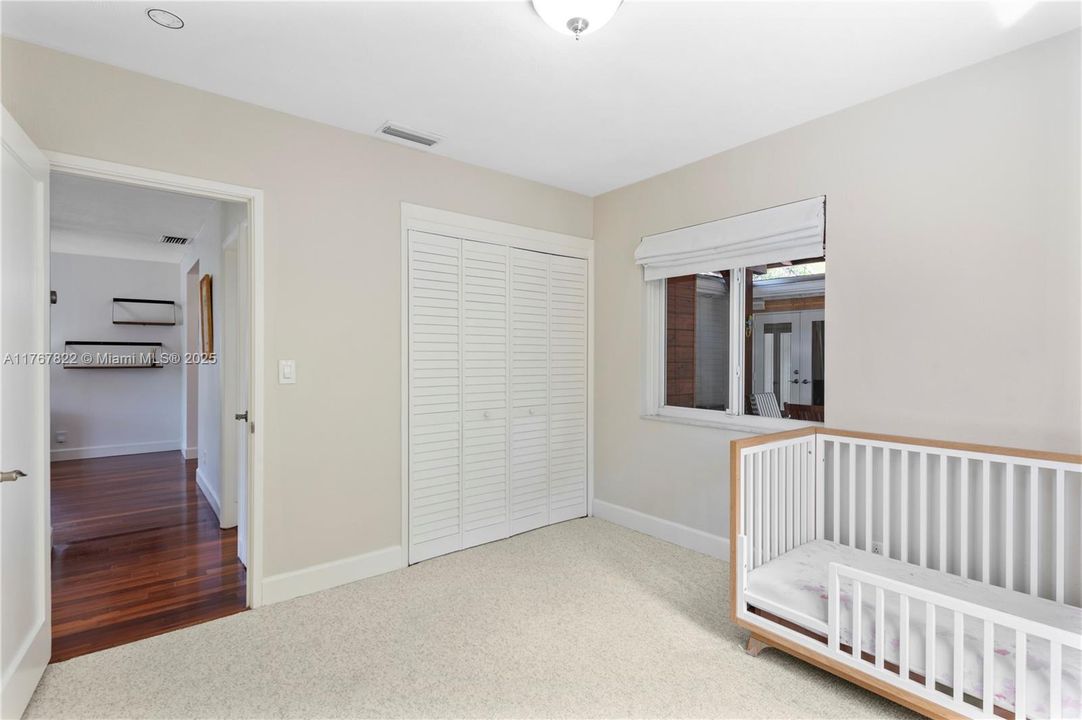 最近售出: $650,000 (3 贝兹, 2 浴室, 1324 平方英尺)