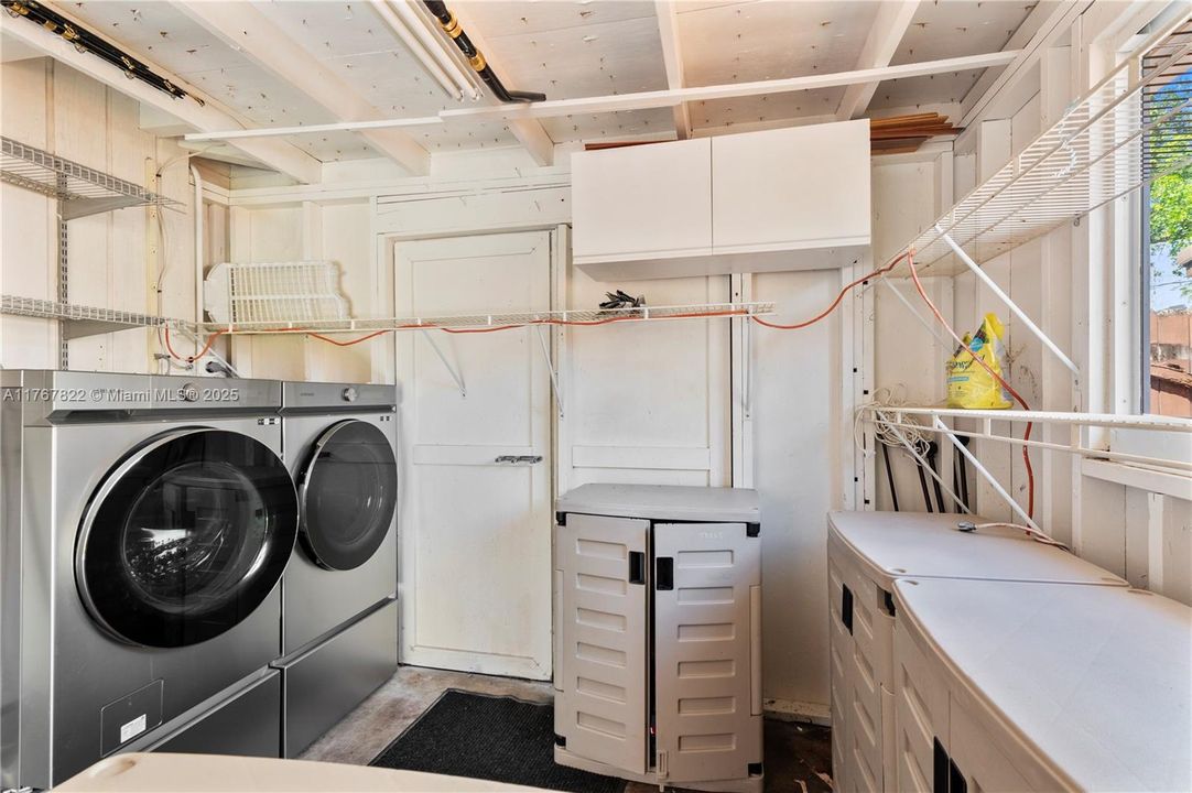 最近售出: $650,000 (3 贝兹, 2 浴室, 1324 平方英尺)