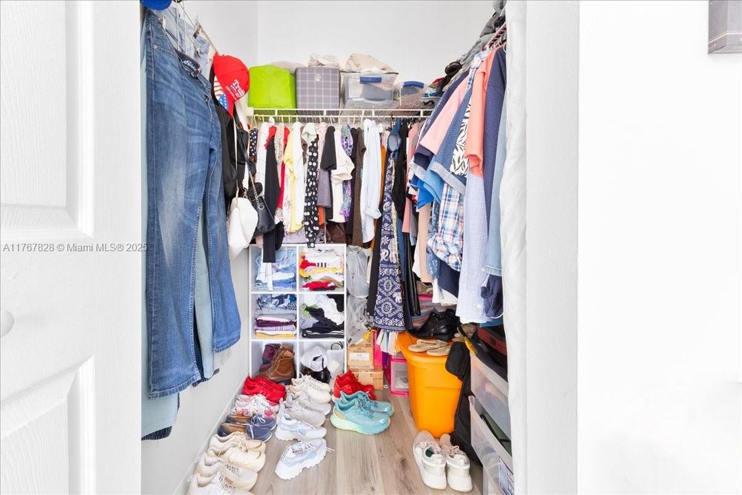 最近售出: $355,000 (3 贝兹, 2 浴室, 1298 平方英尺)