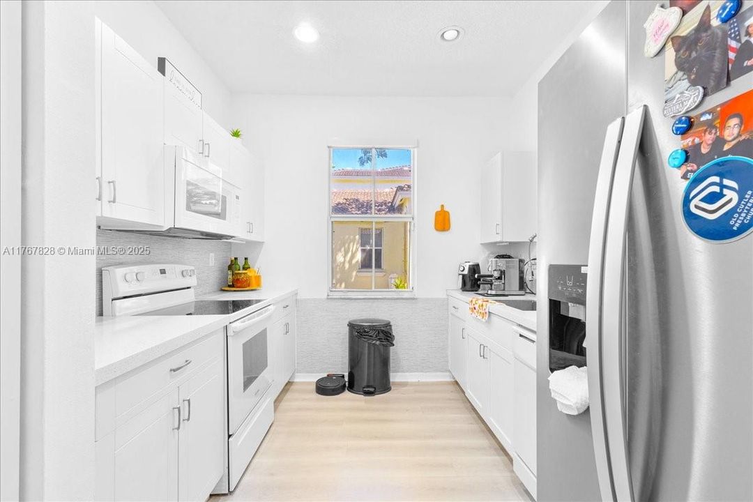 最近售出: $355,000 (3 贝兹, 2 浴室, 1298 平方英尺)