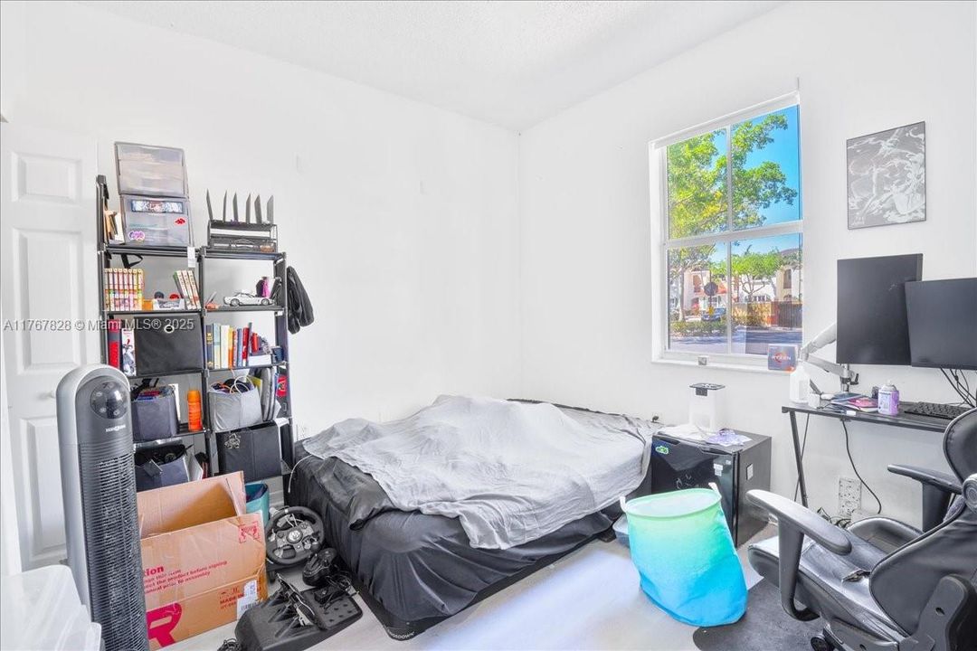 最近售出: $355,000 (3 贝兹, 2 浴室, 1298 平方英尺)