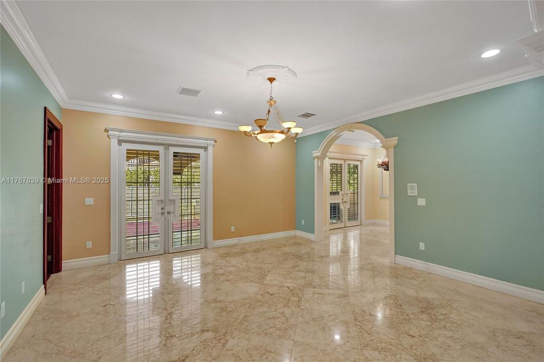 Recently Sold: $1,200,000 (4 beds, 3 baths, 2563 Square Feet)