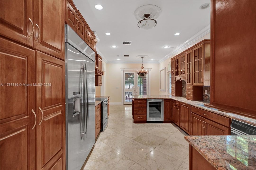 Recently Sold: $1,200,000 (4 beds, 3 baths, 2563 Square Feet)