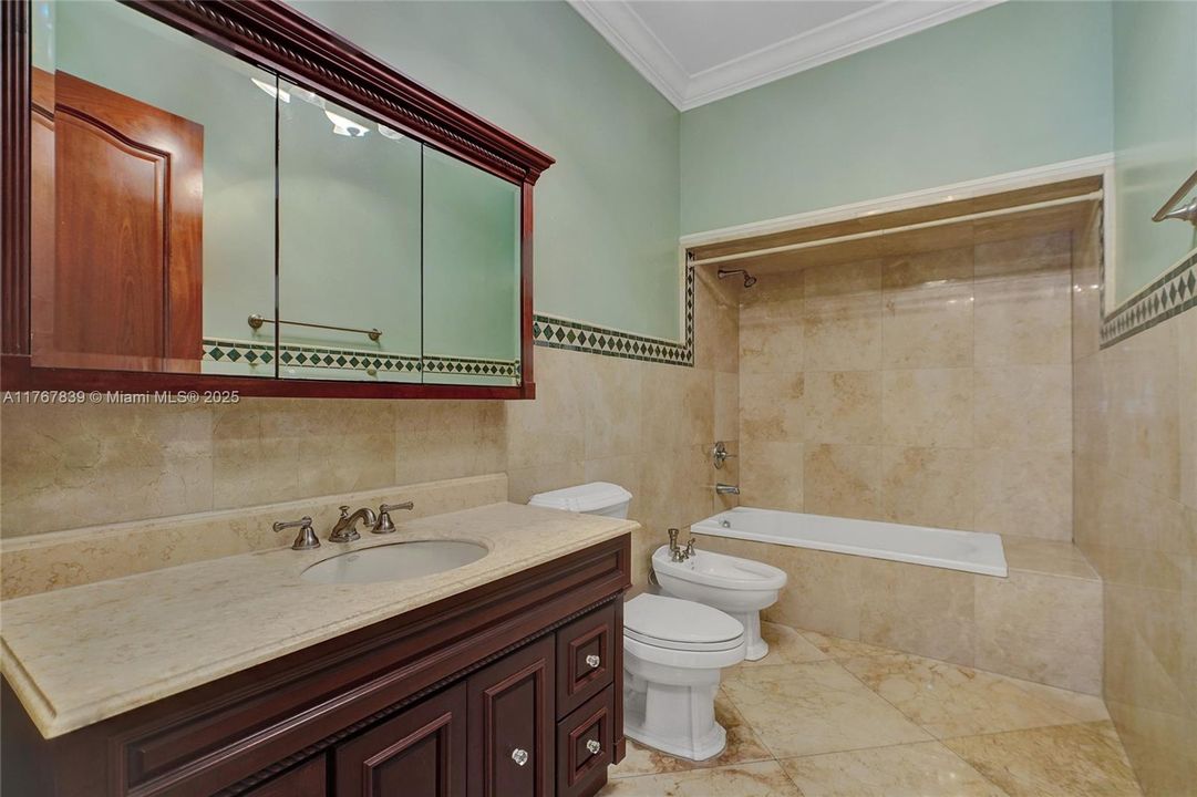 Bathroom for bedrooms 2-4