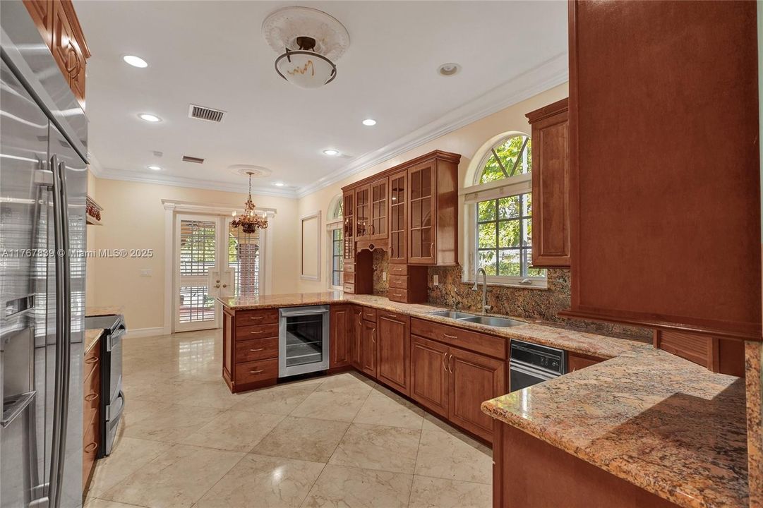 Recently Sold: $1,200,000 (4 beds, 3 baths, 2563 Square Feet)