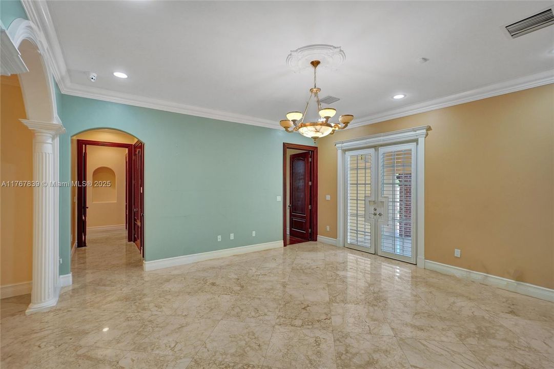 Recently Sold: $1,200,000 (4 beds, 3 baths, 2563 Square Feet)