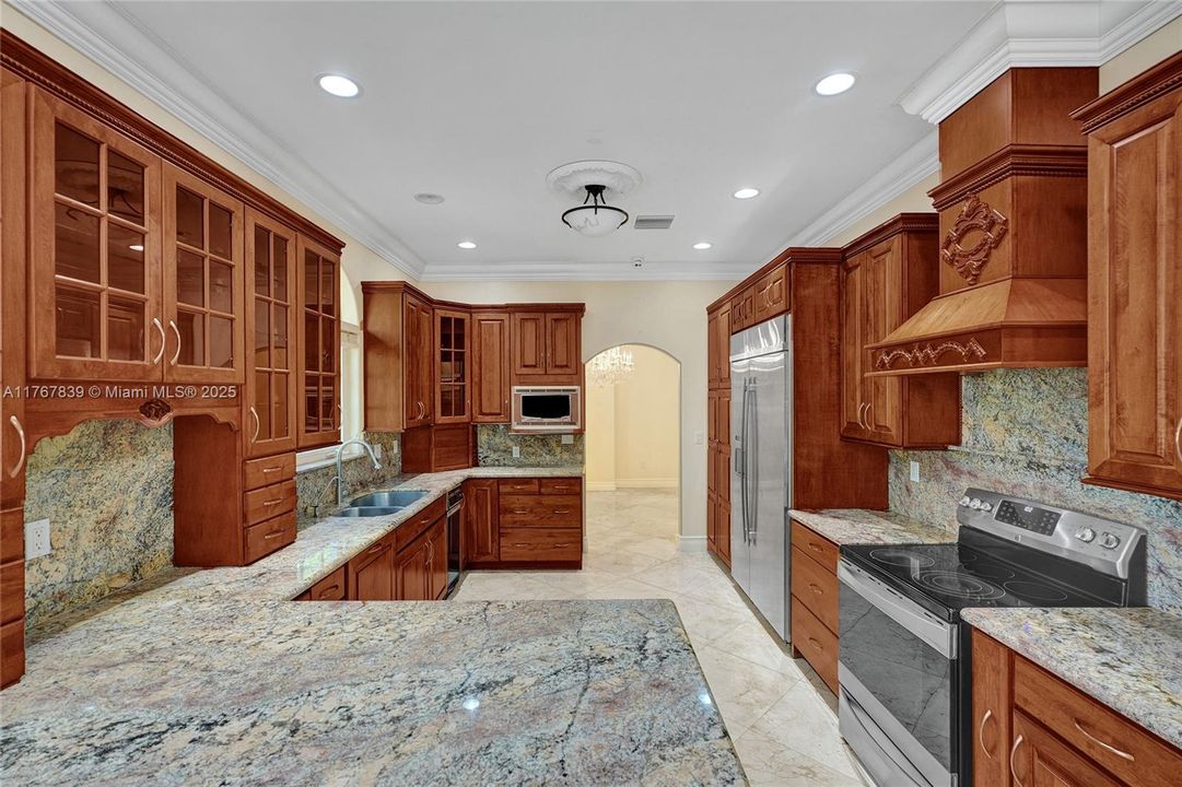 Recently Sold: $1,200,000 (4 beds, 3 baths, 2563 Square Feet)