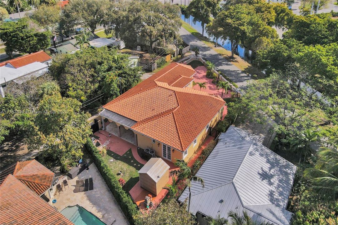 Recently Sold: $1,200,000 (4 beds, 3 baths, 2563 Square Feet)