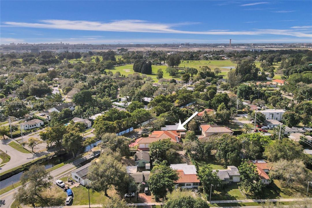 Recently Sold: $1,200,000 (4 beds, 3 baths, 2563 Square Feet)