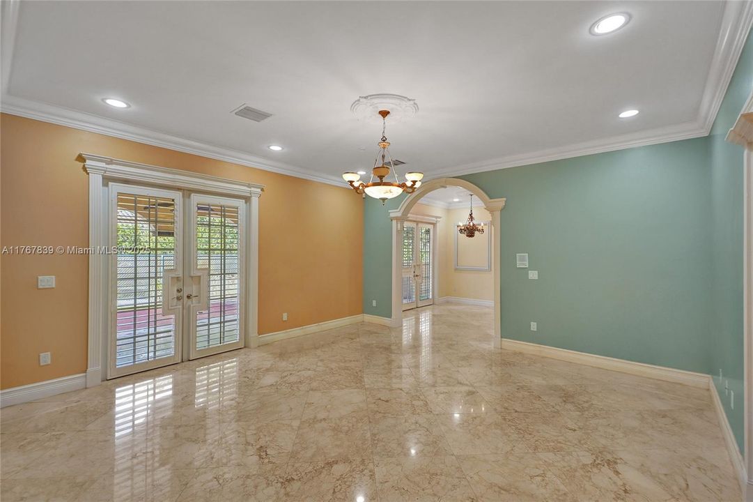 Recently Sold: $1,200,000 (4 beds, 3 baths, 2563 Square Feet)