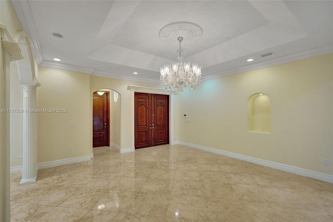 Recently Sold: $1,200,000 (4 beds, 3 baths, 2563 Square Feet)