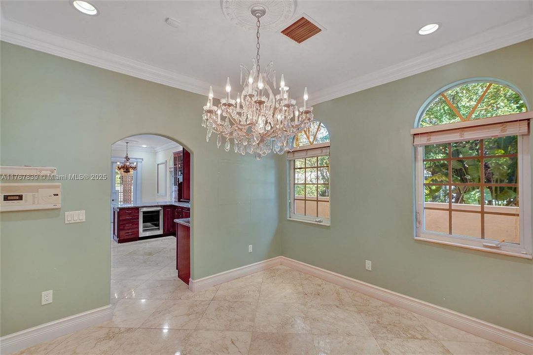 Recently Sold: $1,200,000 (4 beds, 3 baths, 2563 Square Feet)