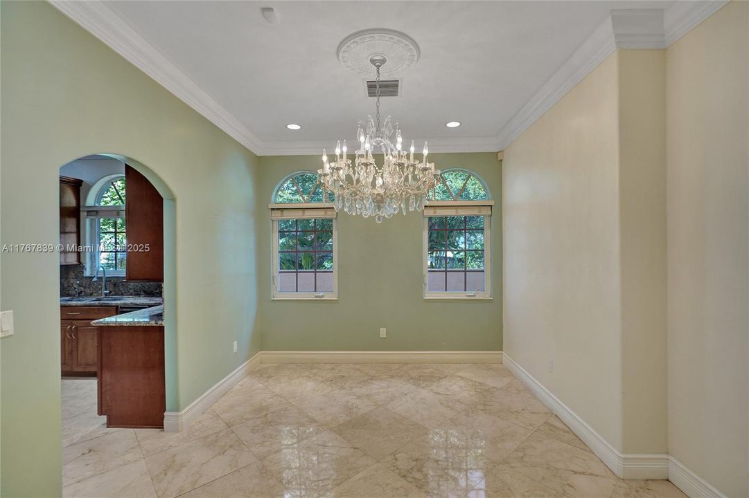 Recently Sold: $1,200,000 (4 beds, 3 baths, 2563 Square Feet)