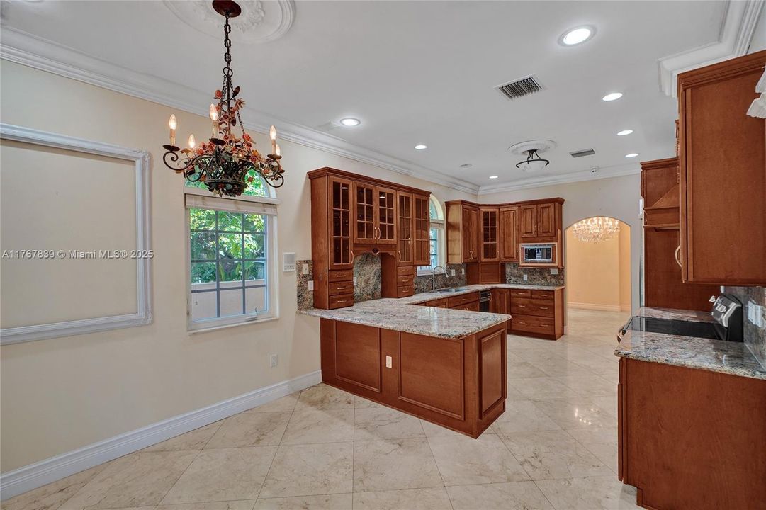 Recently Sold: $1,200,000 (4 beds, 3 baths, 2563 Square Feet)