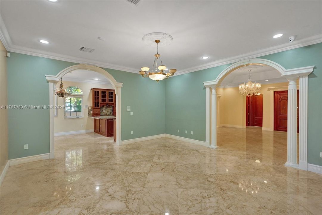 Recently Sold: $1,200,000 (4 beds, 3 baths, 2563 Square Feet)