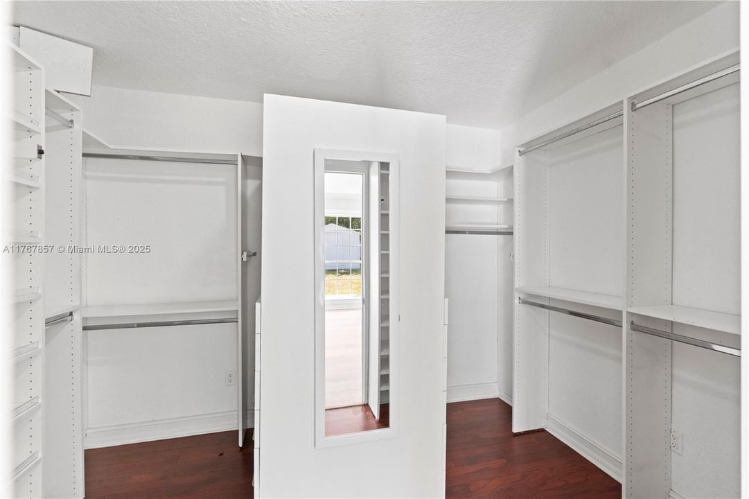 Recently Sold: $1,130,000 (4 beds, 4 baths, 2495 Square Feet)